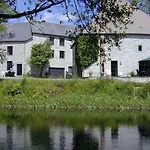 Riverside Retreat Viroinval Hébergement de vacances