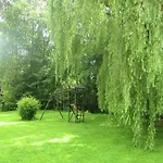 Riverside Retreat Viroinval Hébergement de vacances