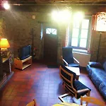 Riverside Retreat Viroinval Hébergement de vacances *