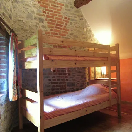 Riverside Retreat Viroinval Casa de Férias *