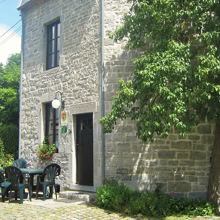 Riverside Retreat Viroinval 別荘