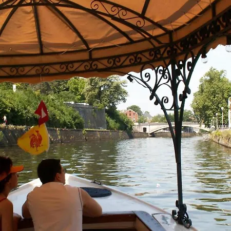 Dom wakacyjny Riverside Retreat Viroinval