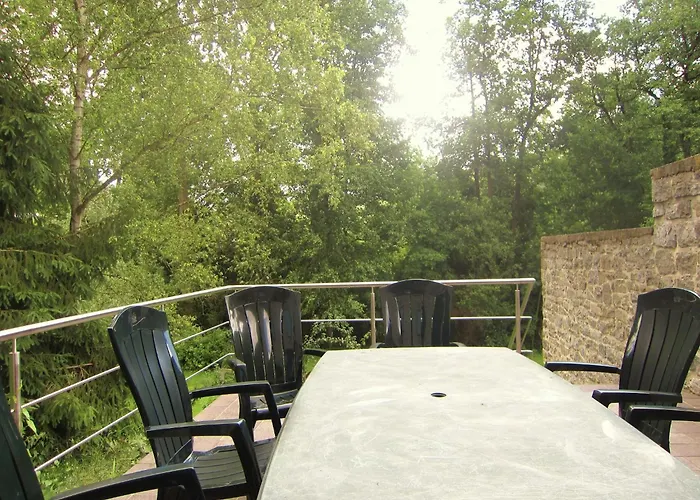 Dom wakacyjny Riverside Retreat Viroinval