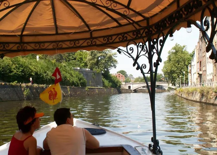 Dom wakacyjny Riverside Retreat Viroinval