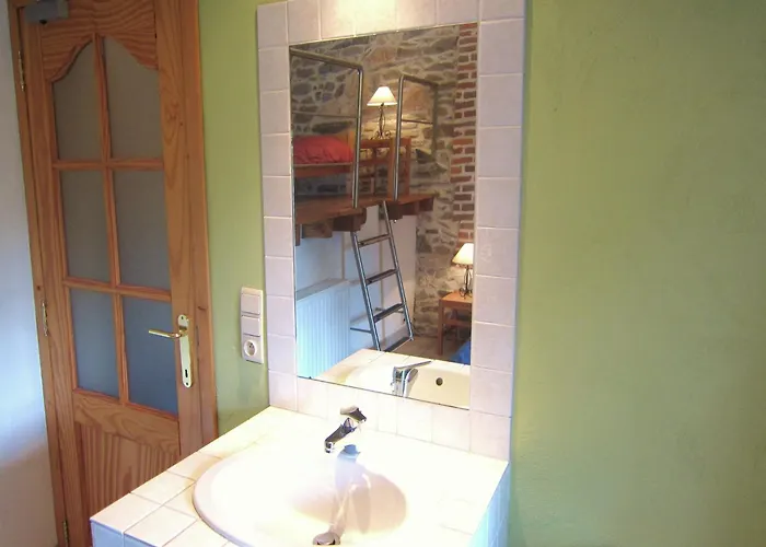 Dom wakacyjny Riverside Retreat Viroinval *