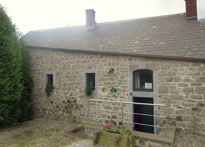 Dom wakacyjny Riverside Retreat Viroinval