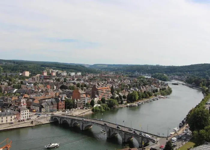 Dom wakacyjny Riverside Retreat Viroinval Treignes