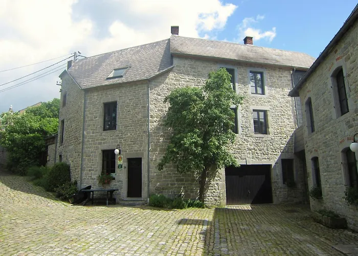 Dom wakacyjny Riverside Retreat Viroinval